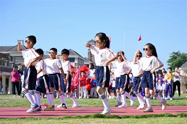 巴德美际学校成都校区让孩子在运动场上感受体育竞技的魅力