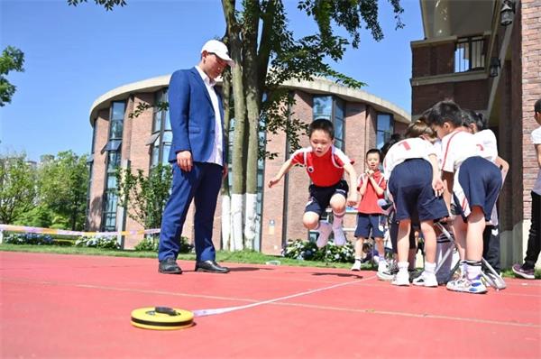 巴德美际学校成都校区让孩子在运动场上感受体育竞技的魅力