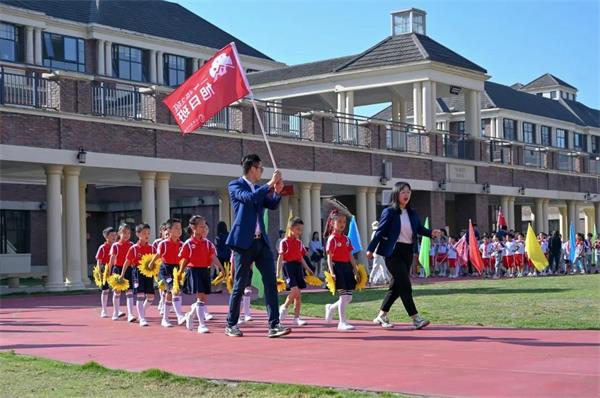 巴德美际学校成都校区让孩子在运动场上感受体育竞技的魅力