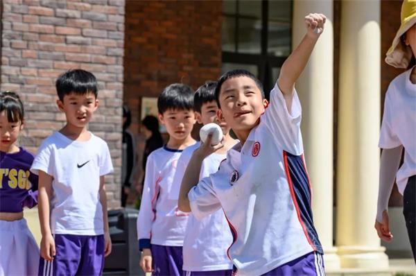 巴德美际学校成都校区让孩子在运动场上感受体育竞技的魅力