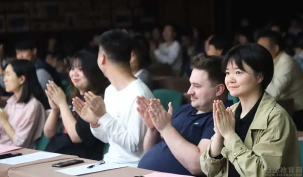 成都市西雅美途外国语联合学校 ：成都西雅美途外语艺术节回顾