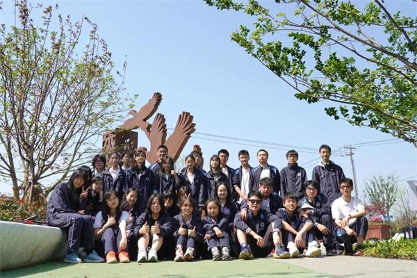 上海位育中学国际部高二年级第四学科组跨学科科研项目活动