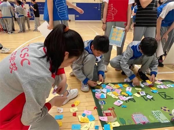 西安沣东中加学校小学部英文单词拼写嘉年华活动 