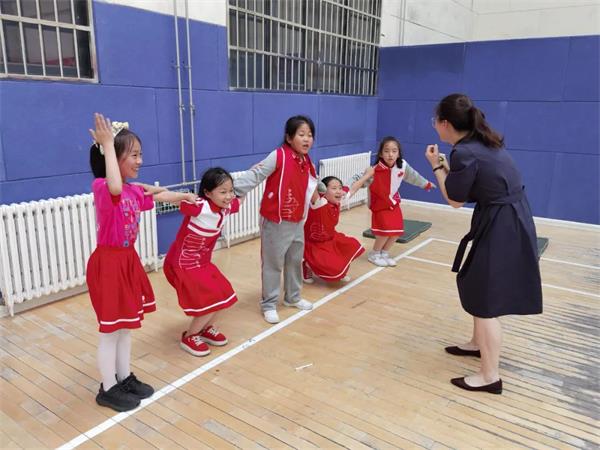 西安沣东中加学校小学部英文单词拼写嘉年华活动 