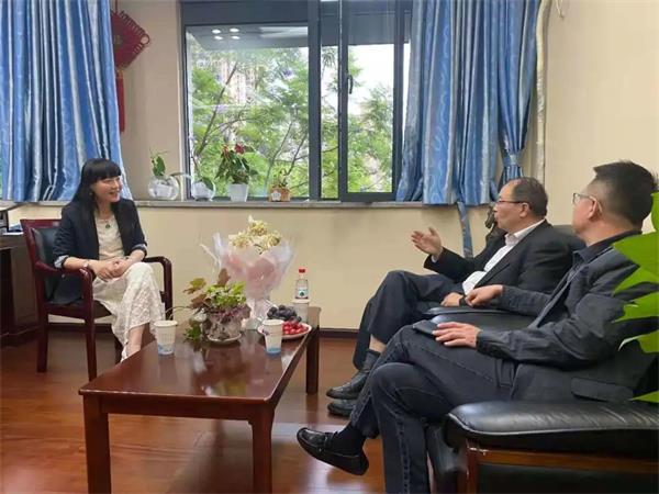 中国教育发展战略学会执行会长孙宵兵先生到访成都七中国际部