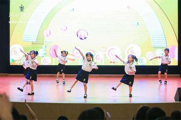 成都墨尔文学校全球“六地十校”教育联通正式启动