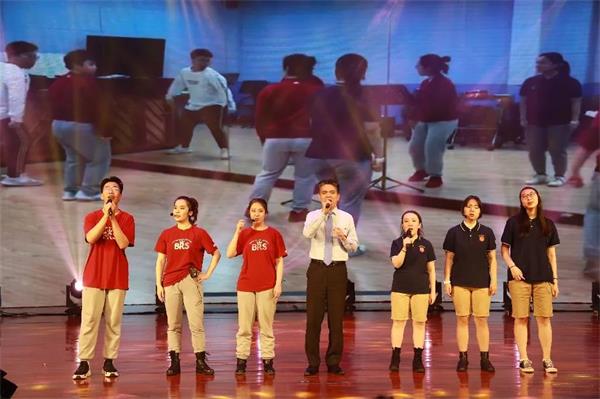 定格北京王府学校2021届毕业晚会的精彩瞬间！