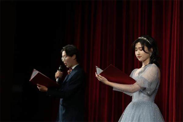 定格北京王府学校2021届毕业晚会的精彩瞬间！