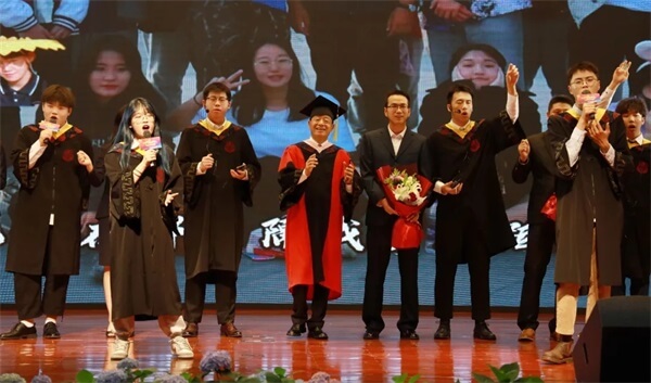 北京王府学校2021届毕业典礼：做新时代堪当大任的王府人！