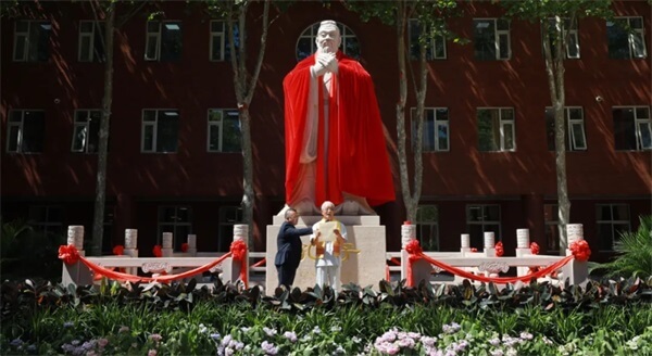 北京王府学校2021届毕业典礼：做新时代堪当大任的王府人！
