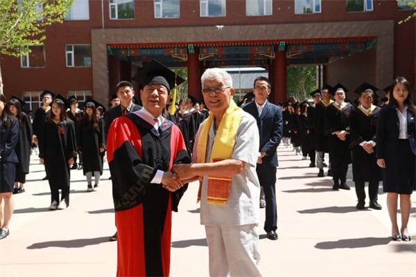 北京王府学校2021届毕业典礼：做新时代堪当大任的王府人！