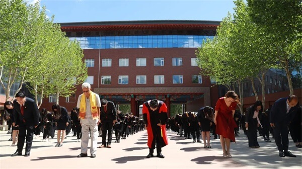 北京王府学校2021届毕业典礼：做新时代堪当大任的王府人！