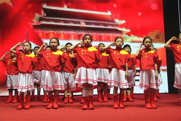 北京力迈中美国际学校庆祝建党100周年诗歌朗诵活动