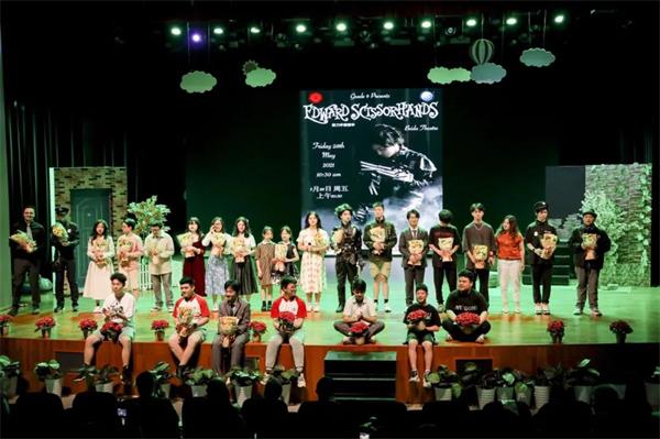 北大附属嘉兴实验学校国际部九年级全英文话剧精彩开演！