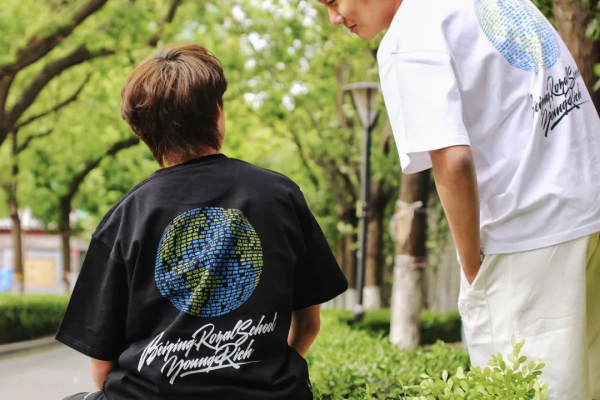 北京王府学校学生为去美国研究鞋文化，读英文原版书把雅思从4.5提升至6.5