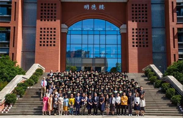 “初夏成都七中国际部物语”摄影大赛人气投票开始啦！