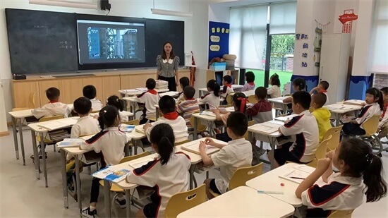 成都巴德美际学校期末停课看电视？这是什么神仙课堂