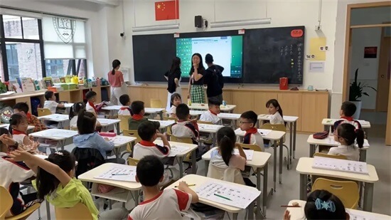 成都巴德美际学校期末停课看电视？这是什么神仙课堂