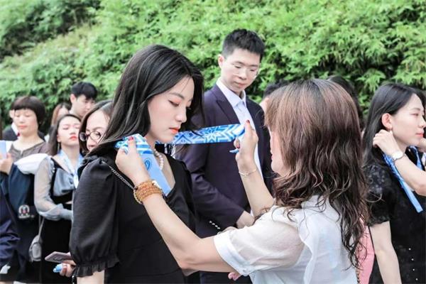 杭州第四中学国际部21届毕业快乐｜十八而志，风好正扬帆！