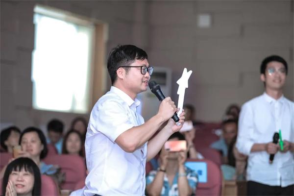 杭州第四中学国际部21届毕业快乐｜十八而志，风好正扬帆！