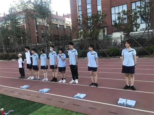 青岛威德明特双语学校军训课程，从细节处体现团队精神