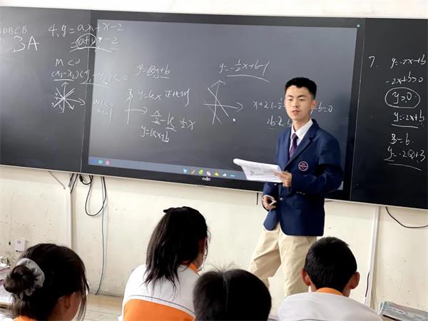 武汉海淀外国语实验学校这109人，感动了《学习强国》！