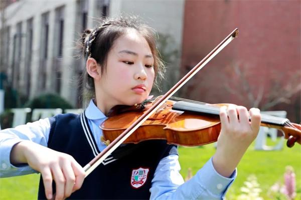 上海新纪元双语学校学生伦敦青少年音乐家大赛上荣获金奖！