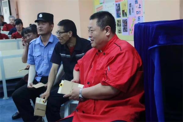北京力迈中美国际学校“师生向平凡而伟大的后勤劳动者致敬”！