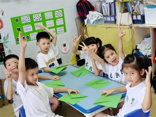 飞向太空——肇庆加美学校幼儿园“浩瀚宇宙”主题趣味活动