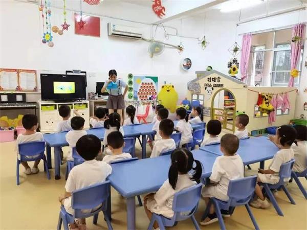 飞向太空——肇庆加美学校幼儿园“浩瀚宇宙”主题趣味活动