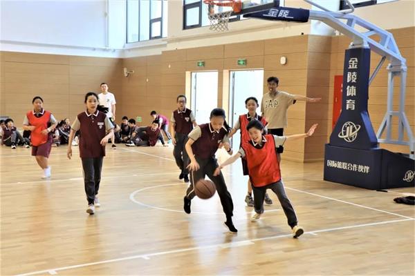 上海托马斯实验学校校园篮球联赛开赛啦！