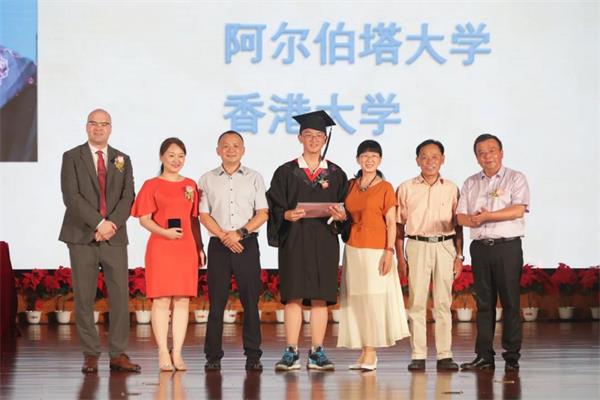 南昌二中中加国际高中2021届中加班毕业生香港方向大学录取榜