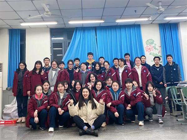 成都七中国际部优秀班主任倪张佳慧专访