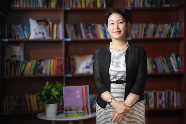 清澜山学校李文平校长专访：追求卓越，引领内涵发展新篇章