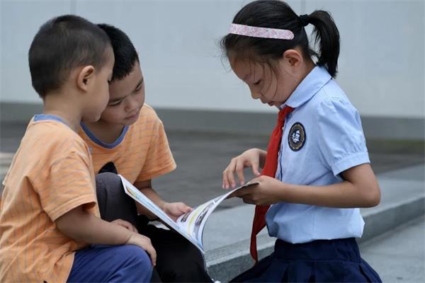 青岛银海学校国际部亲子活动之爱心义卖-因为有了爱，世界更精彩