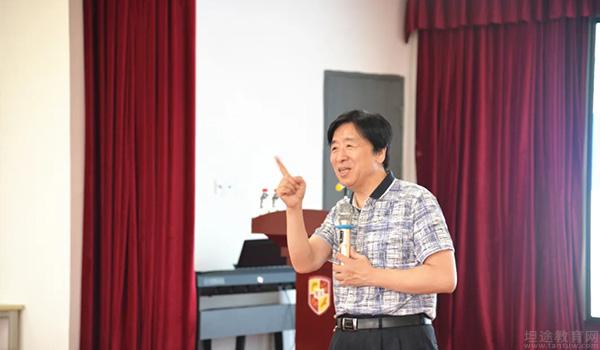 淮安市嘉洋国际学校 ：淮安嘉洋国际学校 - 与青春期孩子相处的秘诀