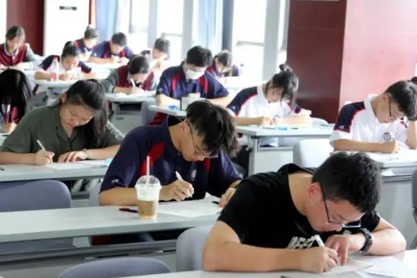 南京雨花台中学国际高中澳大利亚数学竞赛（AMC）报名中！