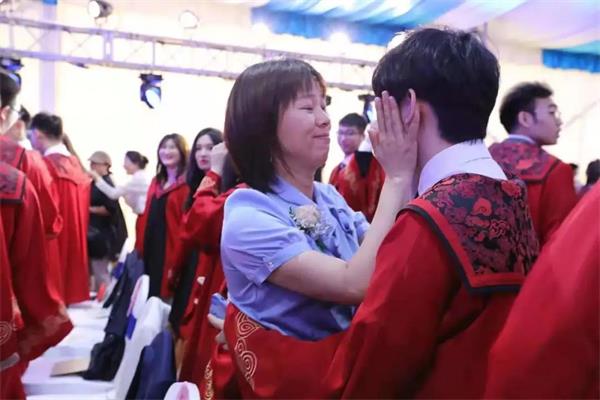 北京市二十一世纪国际学校的他“冲进”波士顿大学！