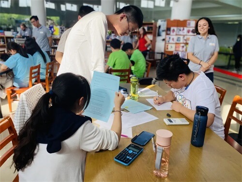 中加枫华国际学校BC高中部的这场STEM Olympics太烧脑！
