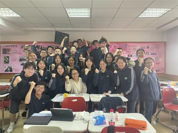 上海世界外国语中学追求健美的生活，拓宽钻研的边际