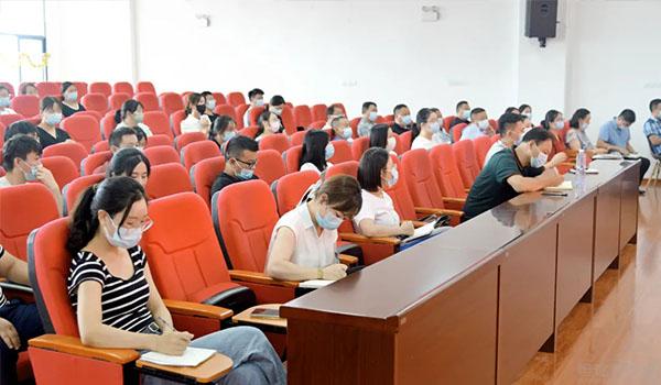 淮安市嘉洋国际学校 ：淮安嘉洋国际学校召开2021-2022学年开学动员会！