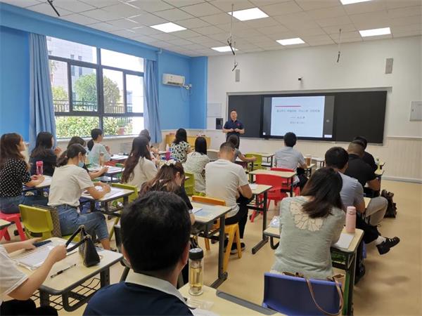 西安沣东中加学校新教师岗前培训！