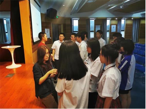 芝加哥大学校友来访杭州外国语学校剑桥高中