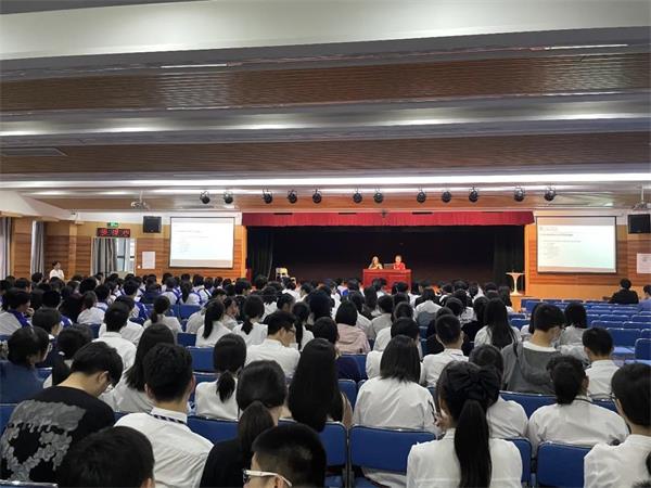 芝加哥大学校友来访杭州外国语学校剑桥高中