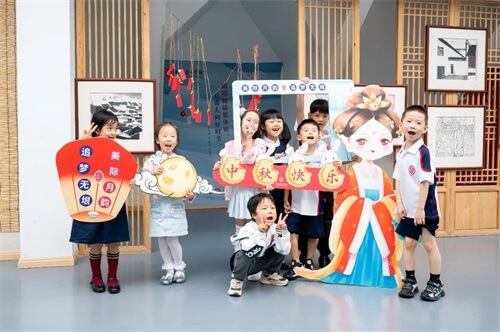 做月饼、放河灯、猜灯谜……看成都巴德美际的同学们花式庆中秋多热闹