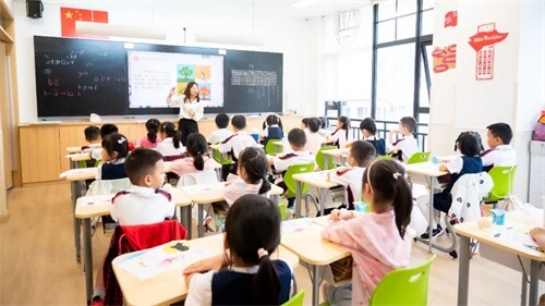 做月饼、放河灯、猜灯谜……看成都巴德美际的同学们花式庆中秋多热闹