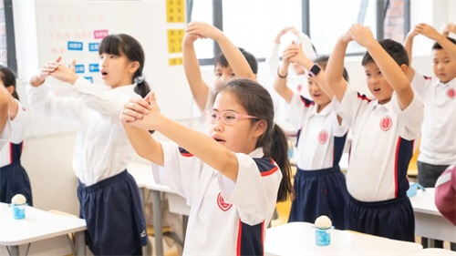 做月饼、放河灯、猜灯谜……看成都巴德美际的同学们花式庆中秋多热闹