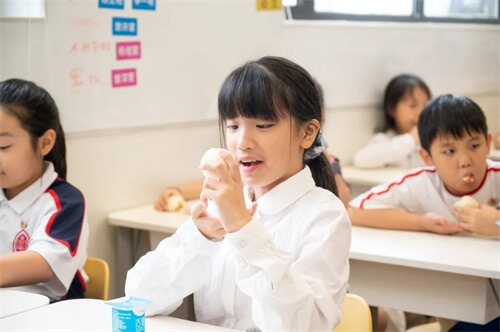 做月饼、放河灯、猜灯谜……看成都巴德美际的同学们花式庆中秋多热闹