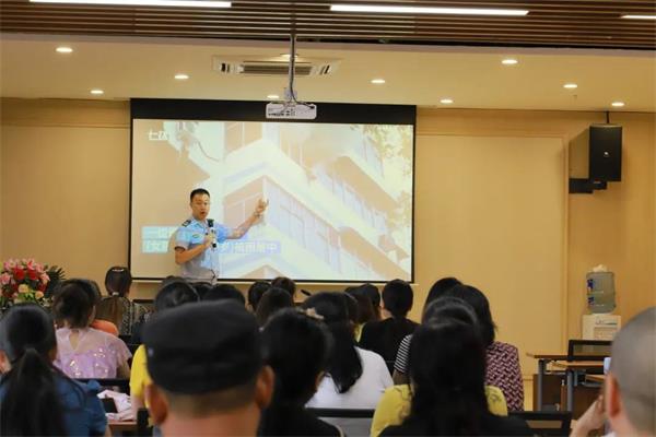 成都博骏公学利民消防安全知识培训