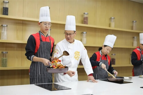 北京二十一世纪国际学校闪耀2021亚洲教育论坛
